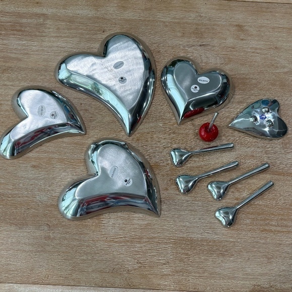 NWOT Inspired Designs Stackable Metal Heart Trays Spoons Cherry 10-Piece Set - Picture 7 of 7